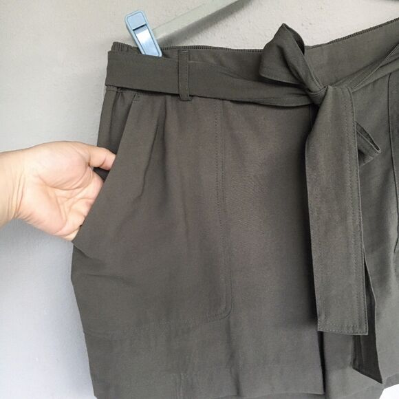 A New Day Paperbag Shorts Size L Tie High Waist Olive Green Wide leg  Boho - Picture 4 of 10